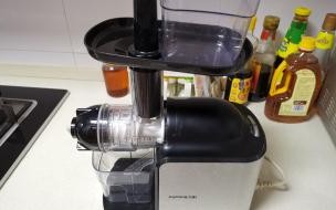 如何使用榨汁机 榨汁机怎么使用